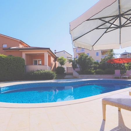 Apartments Meri Ližnjan Εξωτερικό φωτογραφία