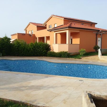 Apartments Meri Ližnjan Εξωτερικό φωτογραφία