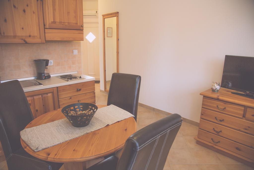Apartments Meri Ližnjan Δωμάτιο φωτογραφία