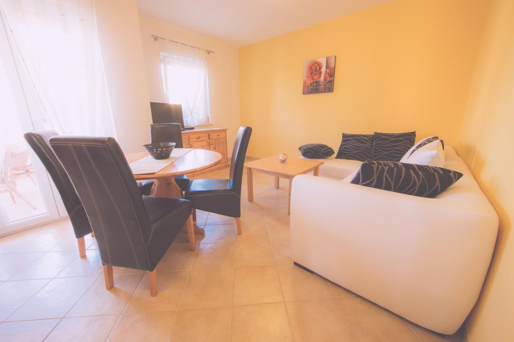 Apartments Meri Ližnjan Δωμάτιο φωτογραφία