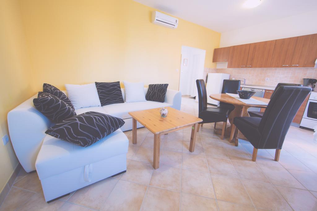 Apartments Meri Ližnjan Δωμάτιο φωτογραφία