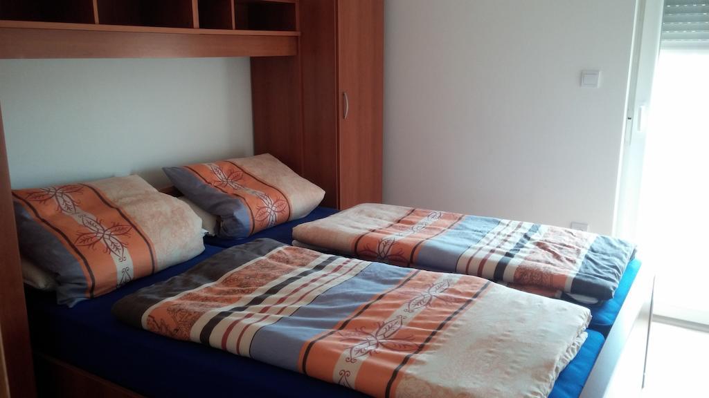Apartments Meri Ližnjan Δωμάτιο φωτογραφία